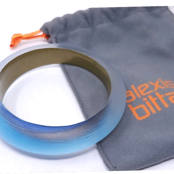Vtg. ALEXIS BITTAR Blue Two-Tone Stripe Lucite Wide Bangle Bracelet 7" - Picture 1 of 10